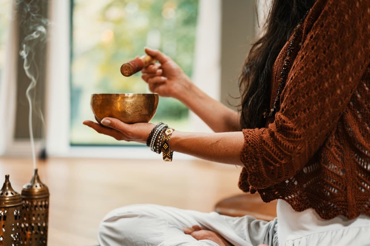Bagno di gong e campane tibetane: cos'è il sound healing e come funziona