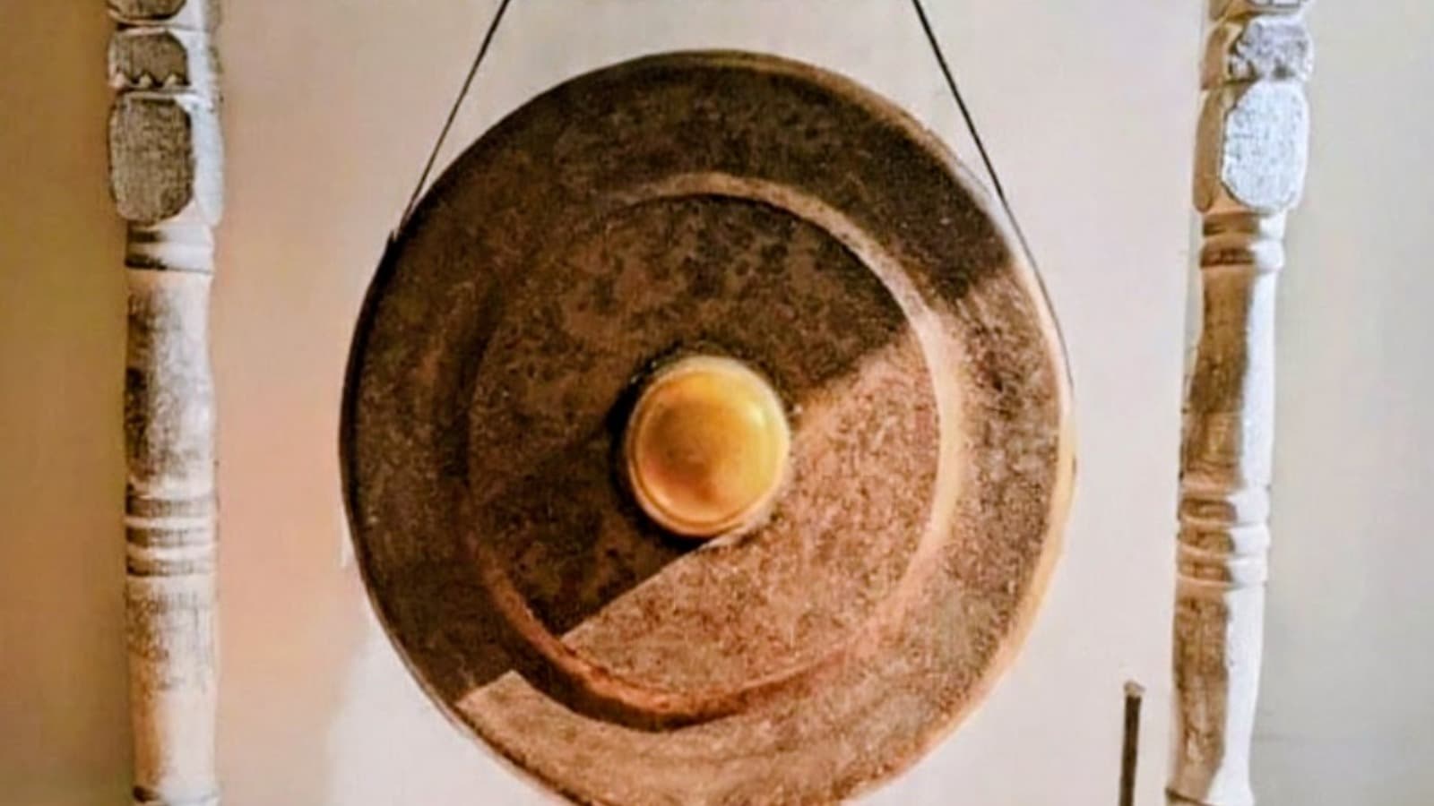 Bagno di Gong & Campane Tibetane: Immersione nel Suono Sacro